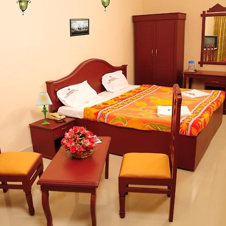 Hotel Nuhman Kondotty Bagian luar foto