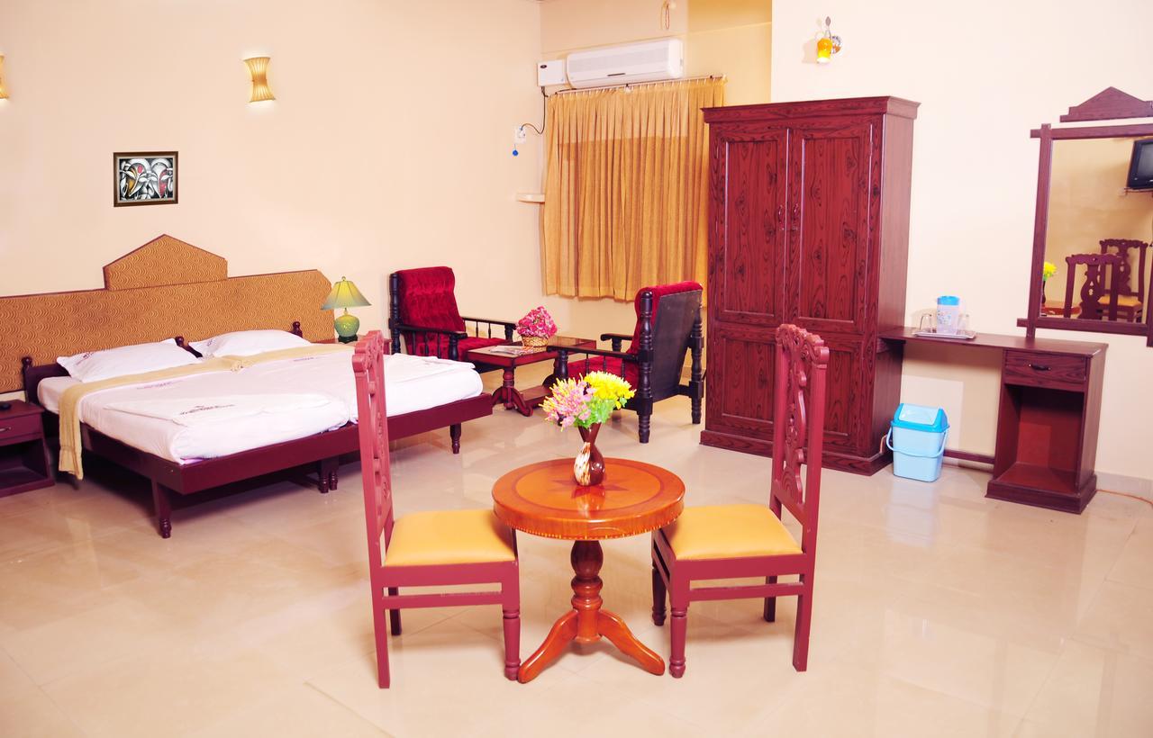 Hotel Nuhman Kondotty Bagian luar foto