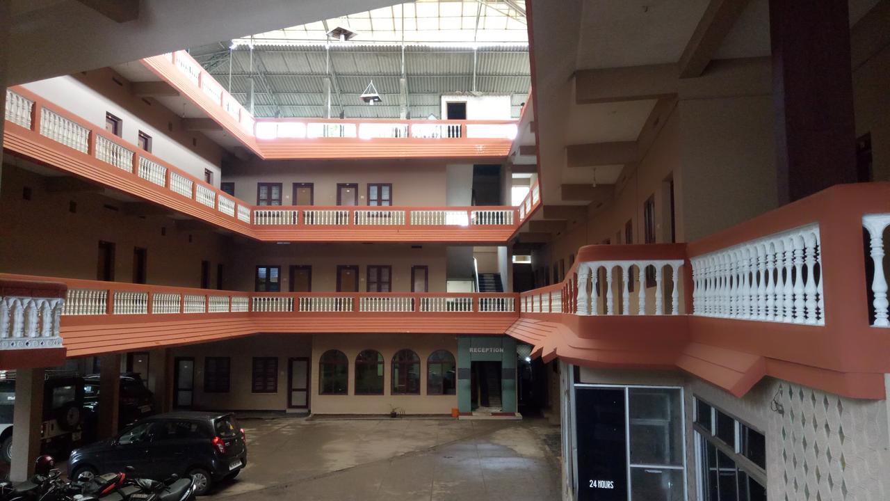 Hotel Nuhman Kondotty Bagian luar foto
