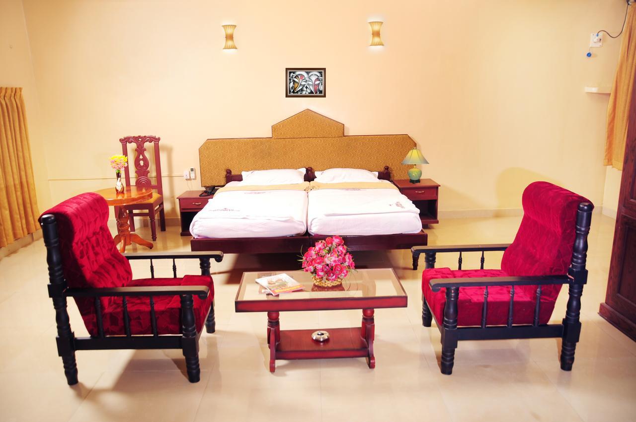 Hotel Nuhman Kondotty Bagian luar foto